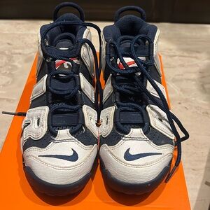 Boys Size 1 Nike Air